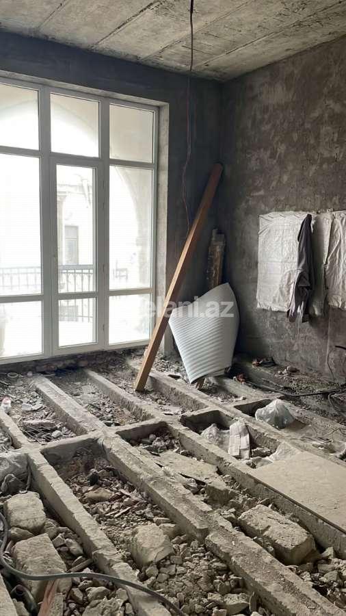 Satılır, köhnə tikili, 5 otaqlı, 110 m², Bakı, Səbail r, Sahil m.