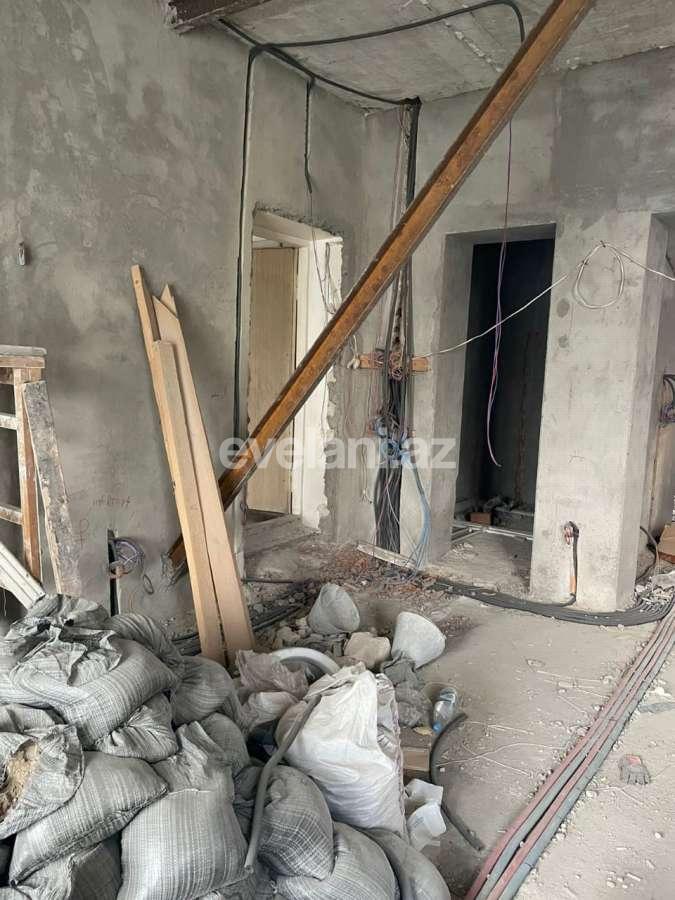 Satılır, köhnə tikili, 5 otaqlı, 110 m², Bakı, Səbail r, Sahil m.