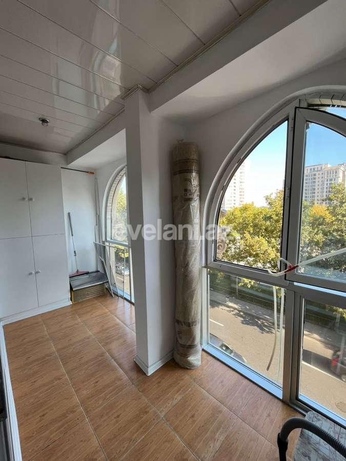 Rent, old building, 3 room, 105 m², Baku, Nasimi r, 28 may m.