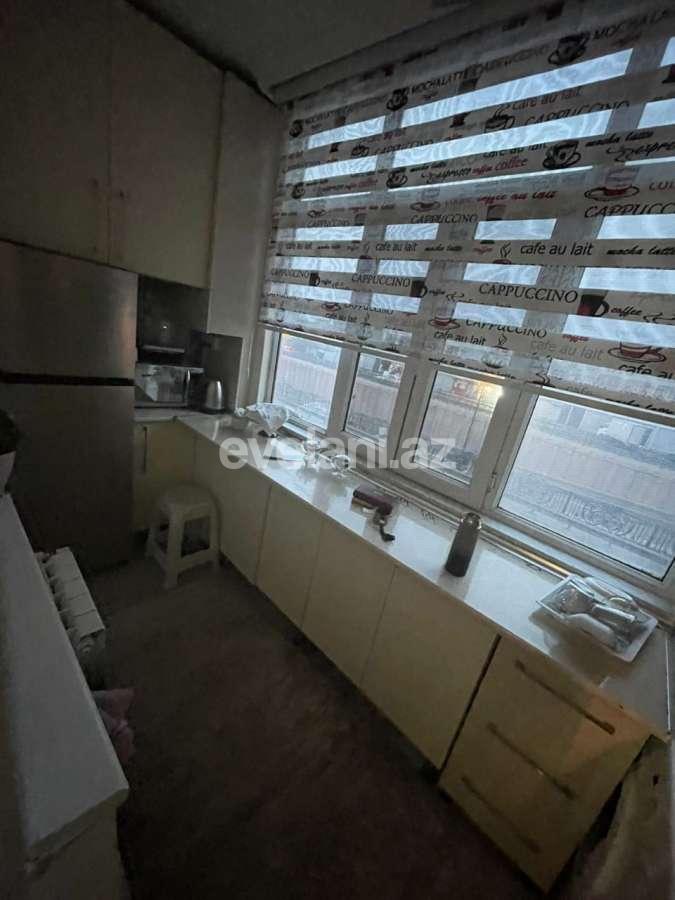 Satılır, köhnə tikili, 2 otaqlı, 40 m², Bakı, Nəsimi r, 3-cü mikrorayon q, Memar Əcəmi m.