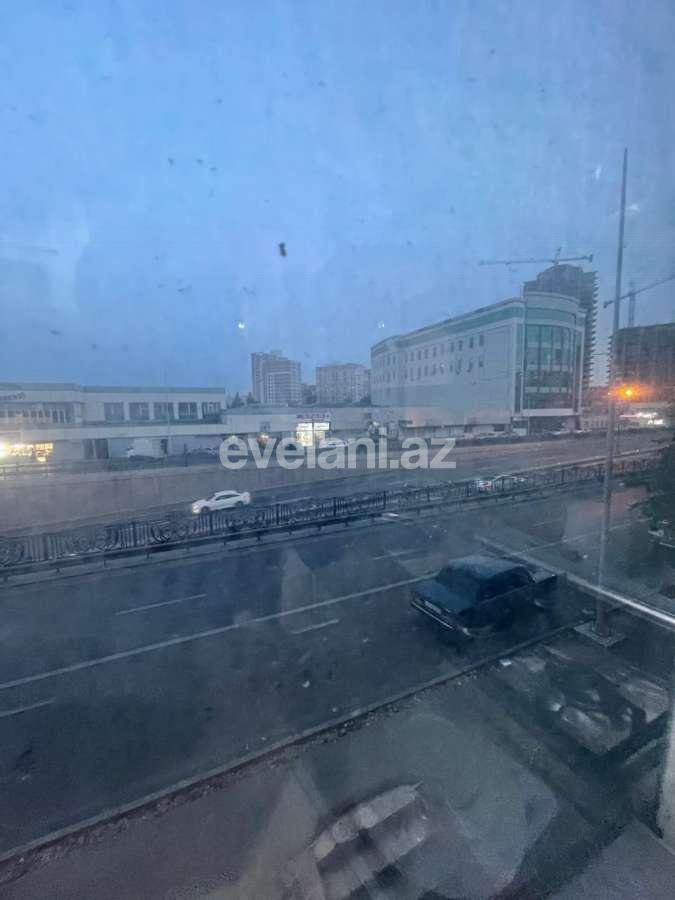 Satılır, köhnə tikili, 2 otaqlı, 40 m², Bakı, Nəsimi r, 3-cü mikrorayon q, Memar Əcəmi m.