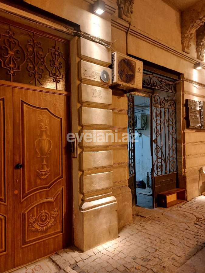 Kirayə verilir, köhnə tikili, 2 otaqlı, 60 m², Bakı, Səbail r, Sahil m.