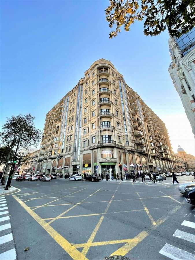 Kirayə verilir, yeni tikili, 4 otaqlı, 210 m², Bakı, Səbail r, Sahil m.