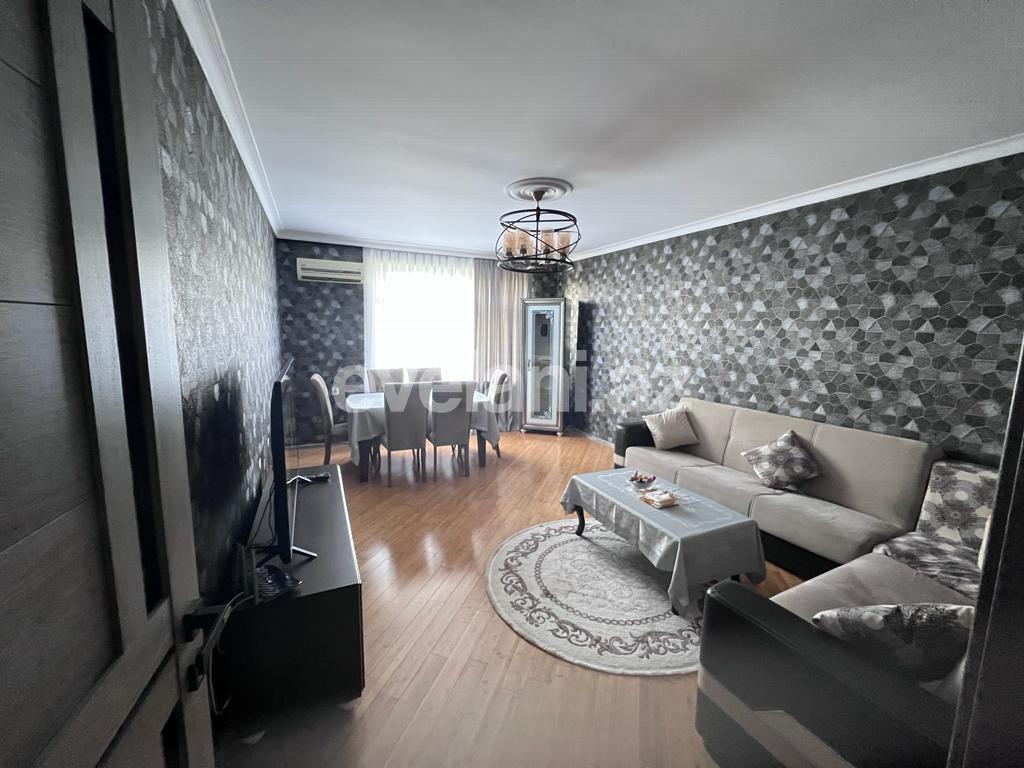 Satılır, köhnə tikili, 3 otaqlı, 70 m², Bakı, Nərimanov r, Gənclik m.