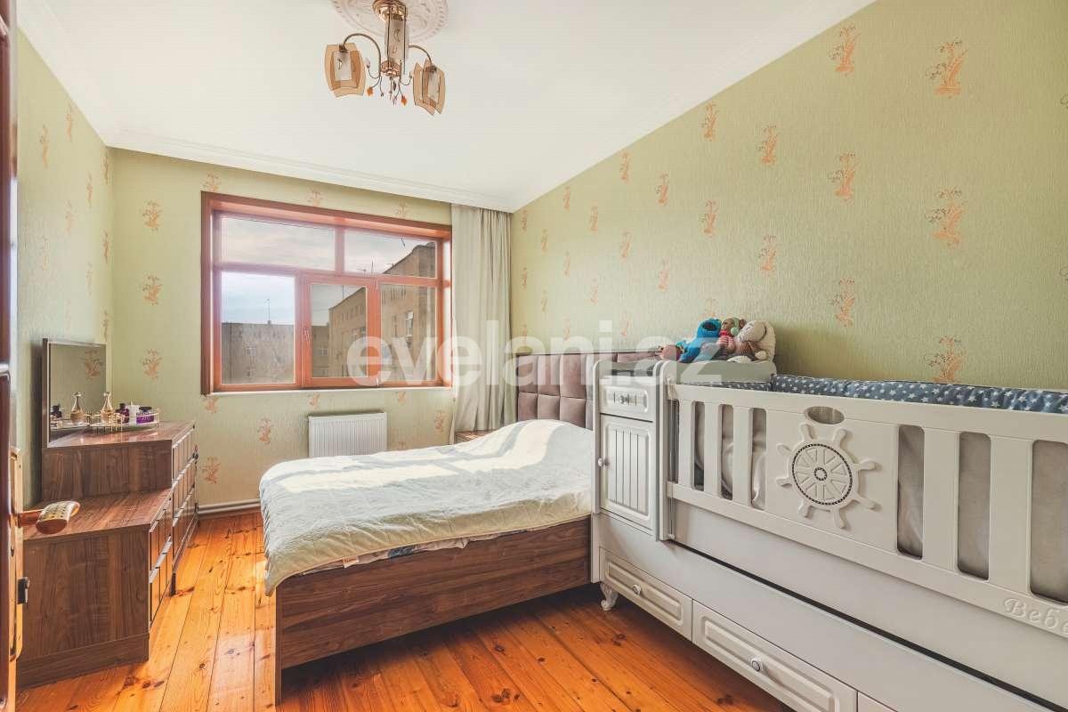 Satılır, köhnə tikili, 4 otaqlı, 80 m², Bakı, Qaradağ r, Lökbatan q.