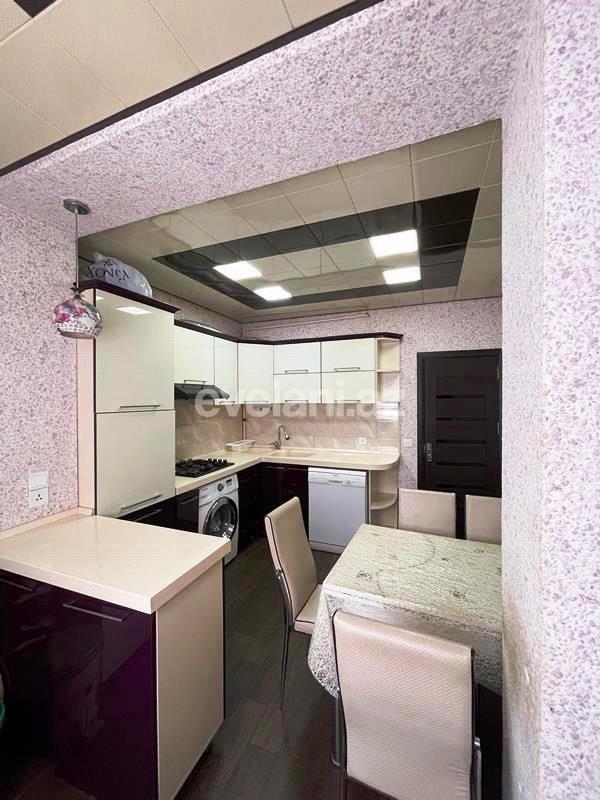 Satılır, köhnə tikili, 2 otaqlı, 60 m², Bakı, Xətai r, Əhmədli q, Həzi Aslanov m.