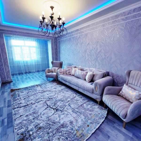 Satılır, köhnə tikili, 3 otaqlı, 70 m², Bakı, Xətai r, Əhmədli q, Həzi Aslanov m.