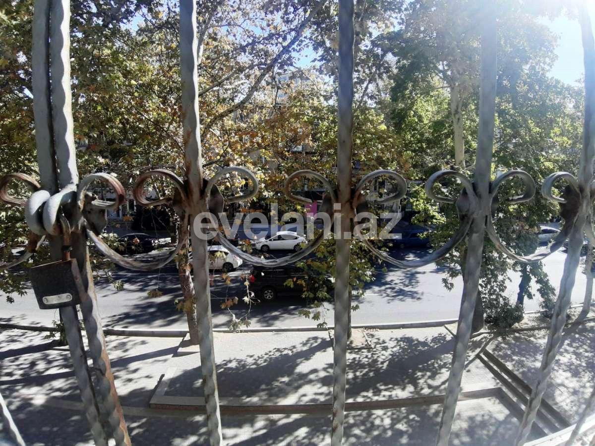 Продаётся, вторичка, 3-комнаты, 70 m², Баку, Ясамальский r, Элмляр Академиясы m.