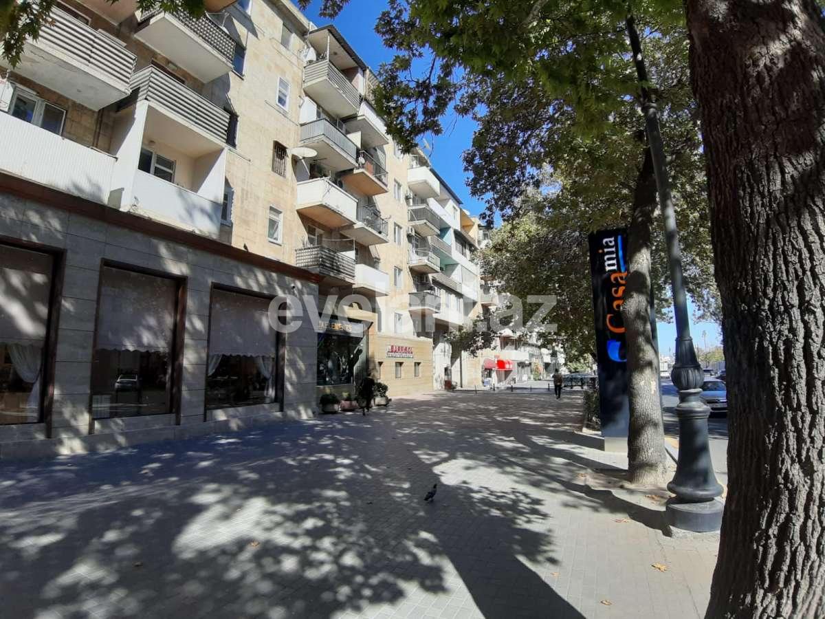 Продаётся, вторичка, 3-комнаты, 70 m², Баку, Ясамальский r, Элмляр Академиясы m.