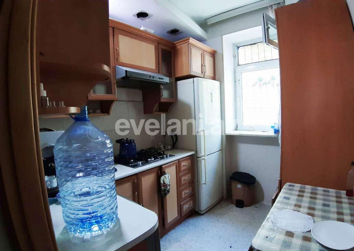 Продаётся, вторичка, 3-комнаты, 70 m², Баку, Ясамальский r, Элмляр Академиясы m.