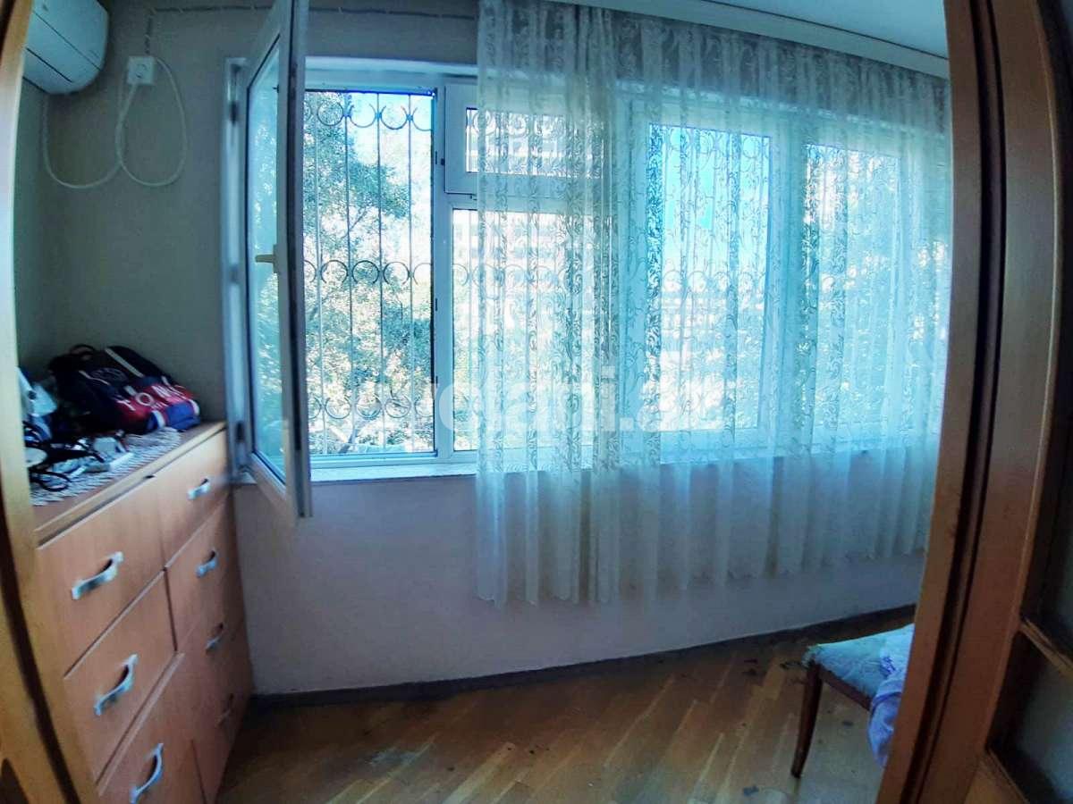Продаётся, вторичка, 3-комнаты, 70 m², Баку, Ясамальский r, Элмляр Академиясы m.