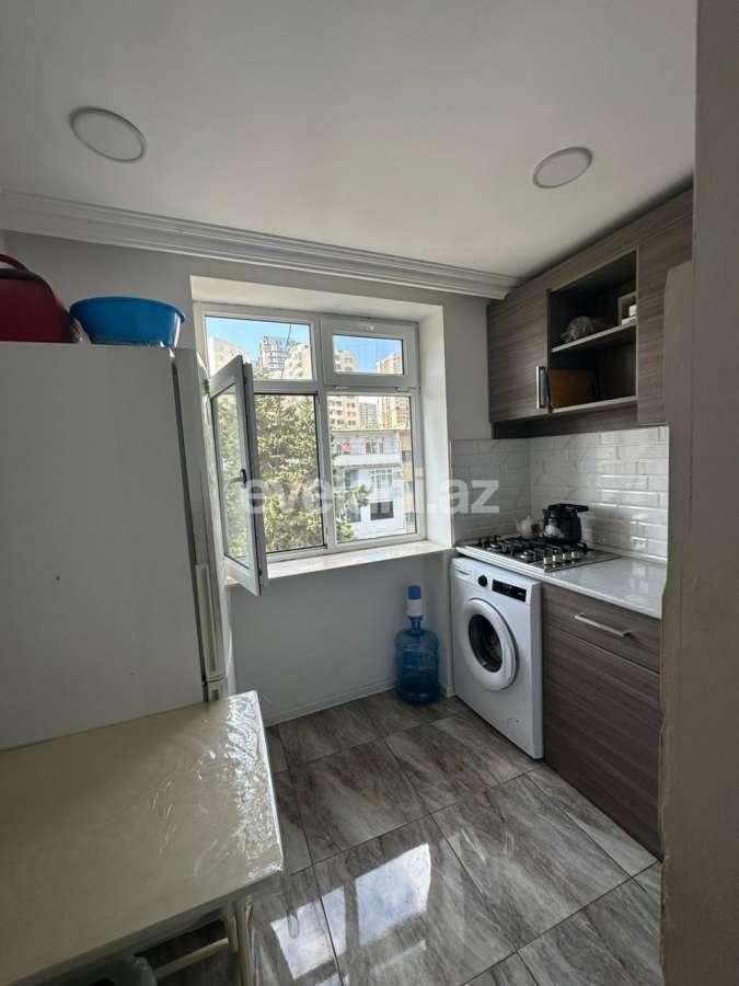 Sale, old building, 1 room, 35 m², Baku, Yasamal r, Elmlar Akademiyası m.