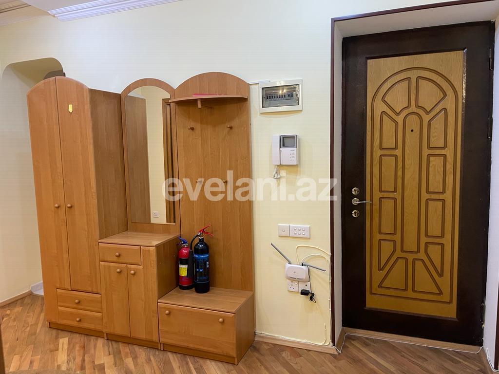 Rent, old building, 2 room, 80 m², Baku, Sabail r.