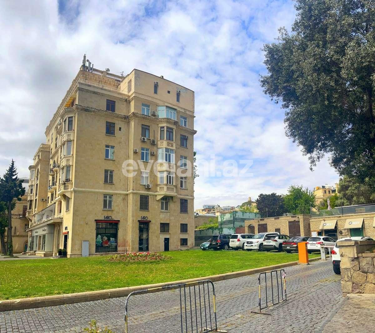 Kirayə verilir, köhnə tikili, 2 otaqlı, 30 m², Bakı, Səbail r, İçəri Şəhər m.