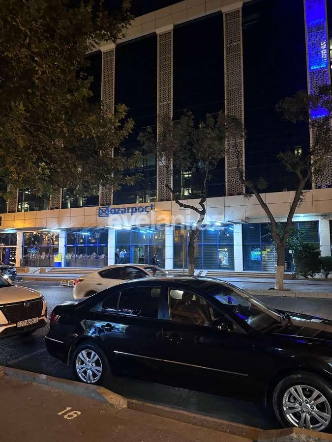 Kirayə verilir, köhnə tikili, 2 otaqlı, 65 m², Bakı, Səbail r, Sahil m.