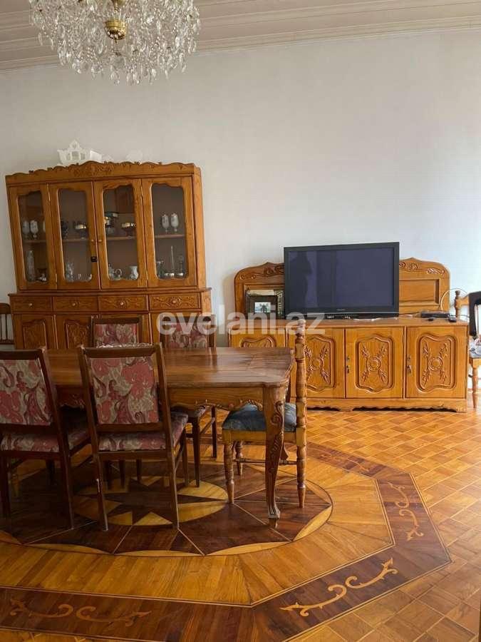 Сдаётся, дом / дача, 4-комнаты, 200 m², Баку, Хатаинский r, Аг шехер p, Шах Исмаил Хатаи m.