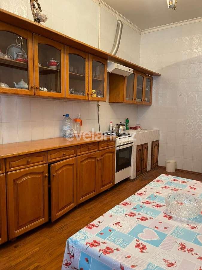 Сдаётся, дом / дача, 4-комнаты, 200 m², Баку, Хатаинский r, Аг шехер p, Шах Исмаил Хатаи m.