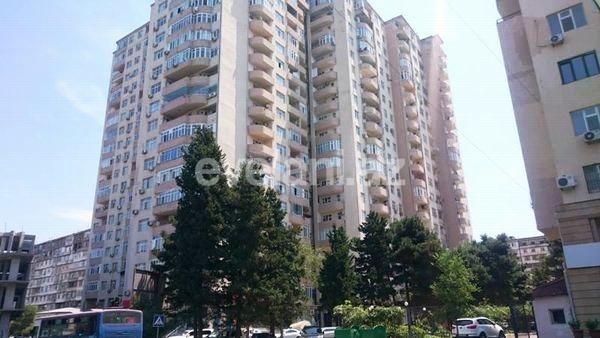 Satılır, yeni tikili, 3 otaqlı, 77 m², Bakı, Binəqədi r, 8-ci mikrorayon q, Azadlıq prospekti m.