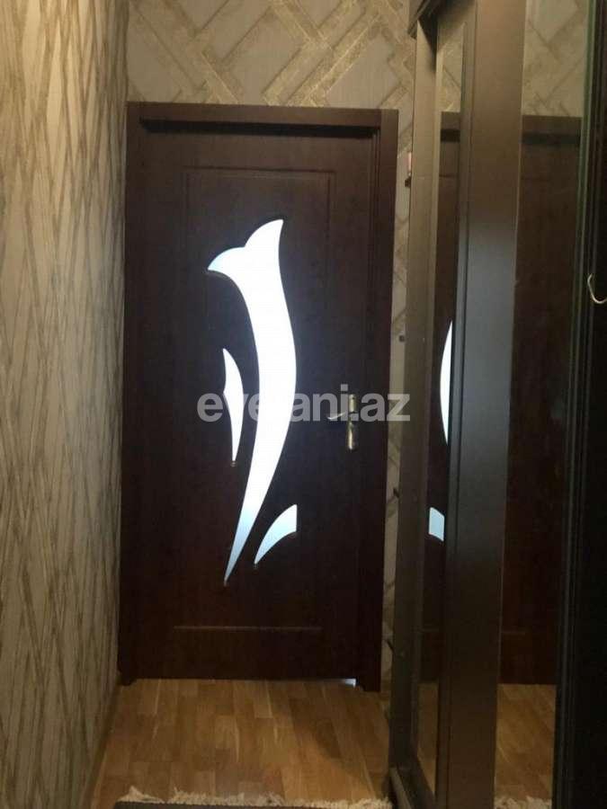 Satılır, köhnə tikili, 2 otaqlı, 40 m², Bakı, Binəqədi r, 9-cu mikrorayon q, Memar Əcəmi m.