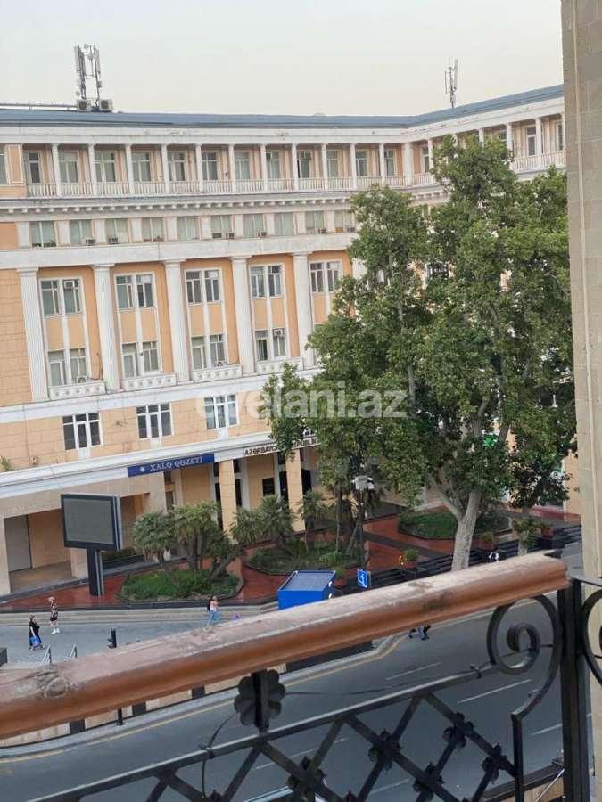 Сдаётся, вторичка, 3-комнаты, 91 m², Баку, Сабаильский r, Сахил m.