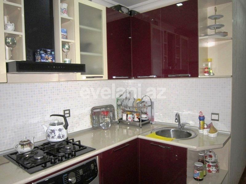 Satılır, köhnə tikili, 3 otaqlı, 80 m², Bakı, Nizami r, 8-ci kilometr q, Neftçilər m.