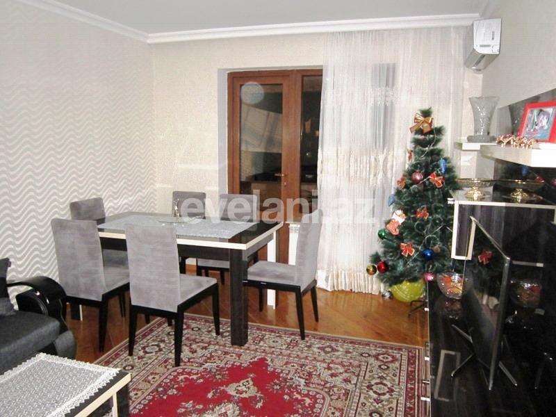 Satılır, köhnə tikili, 3 otaqlı, 80 m², Bakı, Nizami r, 8-ci kilometr q, Neftçilər m.
