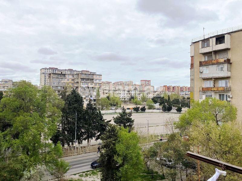 Sale, old building, 3 room, 80 m², Baku, Nizami r, 8-th kilometer d, Neftchilar m.