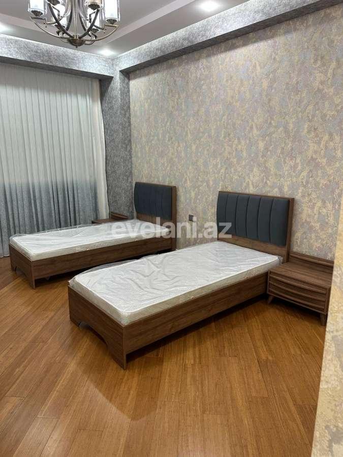 Сдаётся, новостройка, 3-комнаты, 131 m², Баку, Хатаинский r, Аг шехер p, Шах Исмаил Хатаи m.