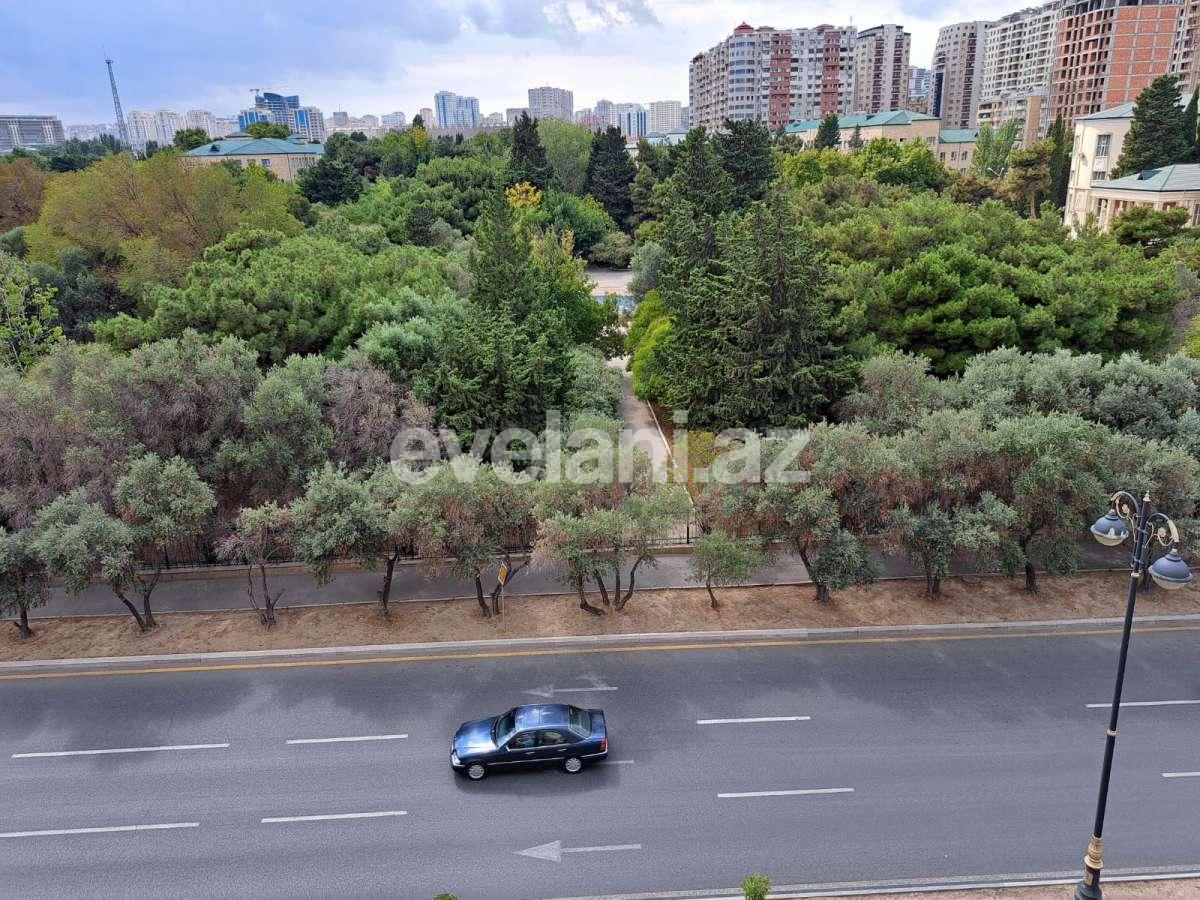 Satılır, köhnə tikili, 2 otaqlı, 62 m², Bakı, Nəsimi r, Gənclik m.