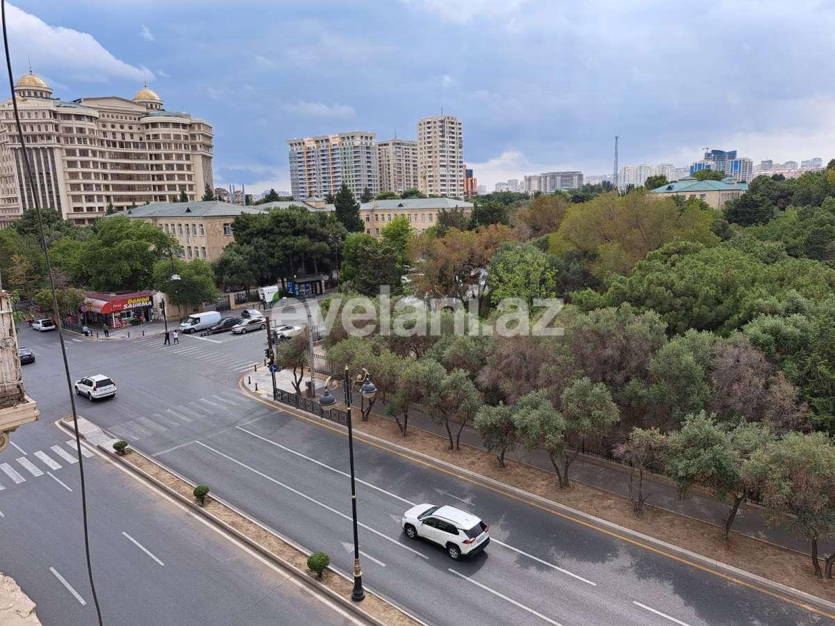 Satılır, köhnə tikili, 2 otaqlı, 62 m², Bakı, Nəsimi r, Gənclik m.