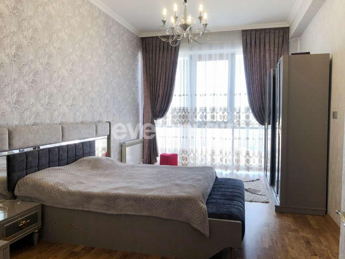 Satılır, yeni tikili, 3 otaqlı, 115 m², Bakı, Nizami r, Qara Qarayev m.
