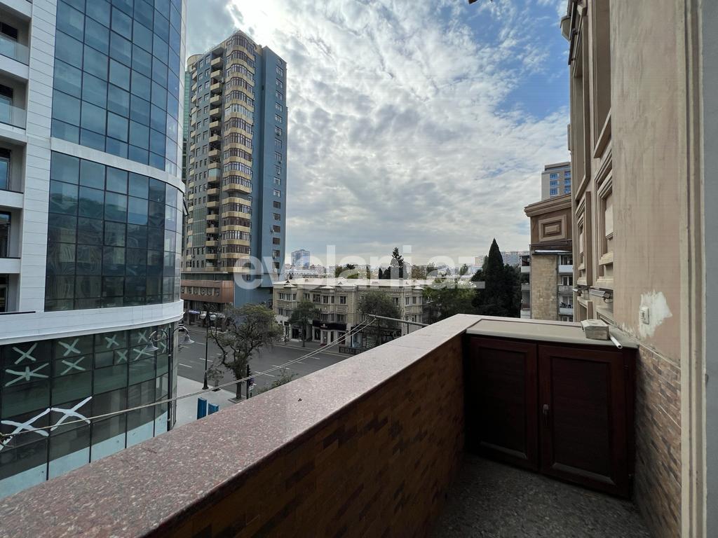 Satılır, köhnə tikili, 3 otaqlı, 82 m², Bakı, Nəsimi r.