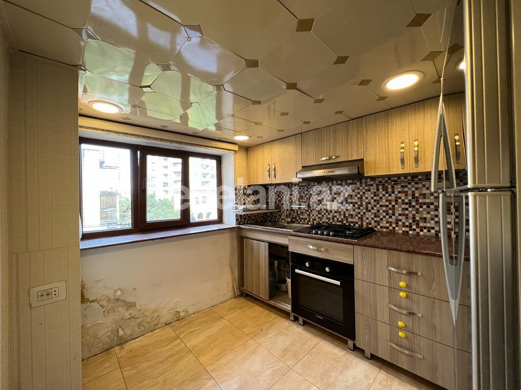 Satılır, köhnə tikili, 3 otaqlı, 82 m², Bakı, Nəsimi r.