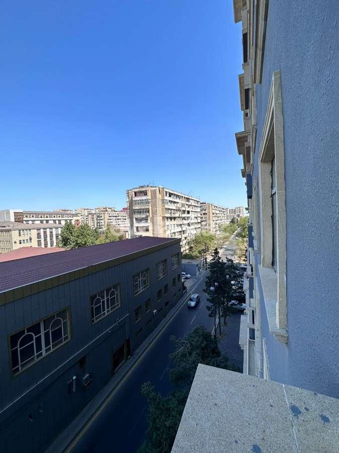 Satılır, yeni tikili, 2 otaqlı, 82 m², Bakı, Binəqədi r, 8-ci mikrorayon q, Azadlıq prospekti m.