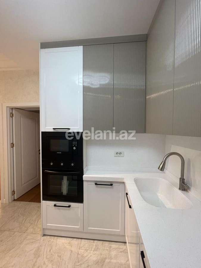 Satılır, yeni tikili, 2 otaqlı, 66 m², Bakı, Binəqədi r, 8-ci mikrorayon q, Azadlıq prospekti m.