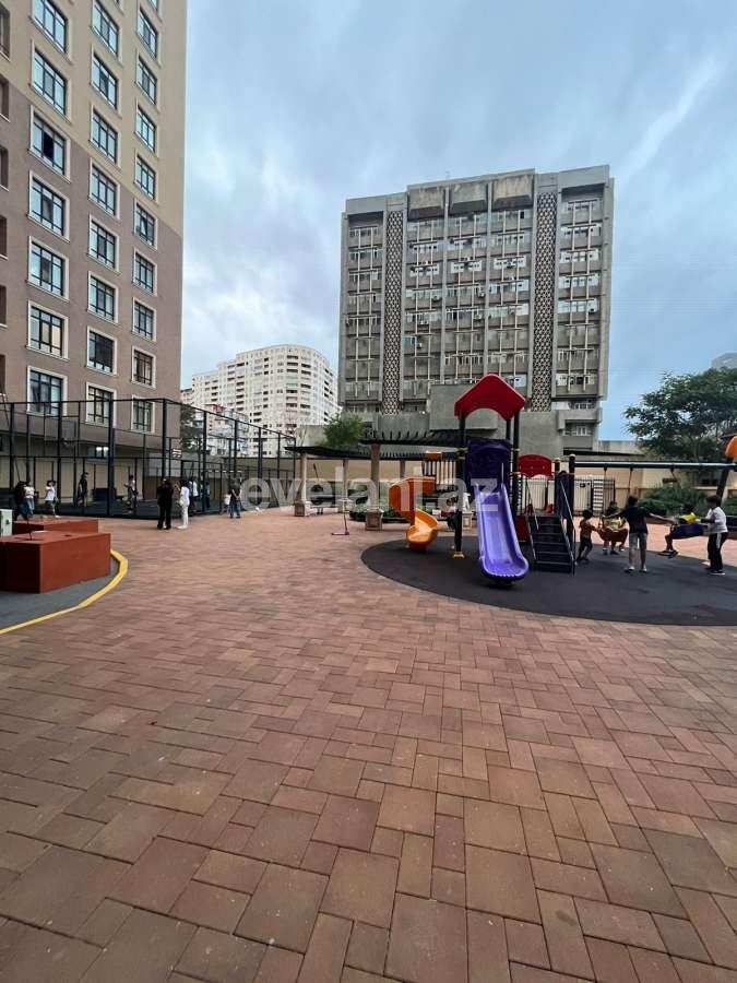 Satılır, yeni tikili, 2 otaqlı, 66 m², Bakı, Binəqədi r, 8-ci mikrorayon q, Azadlıq prospekti m.