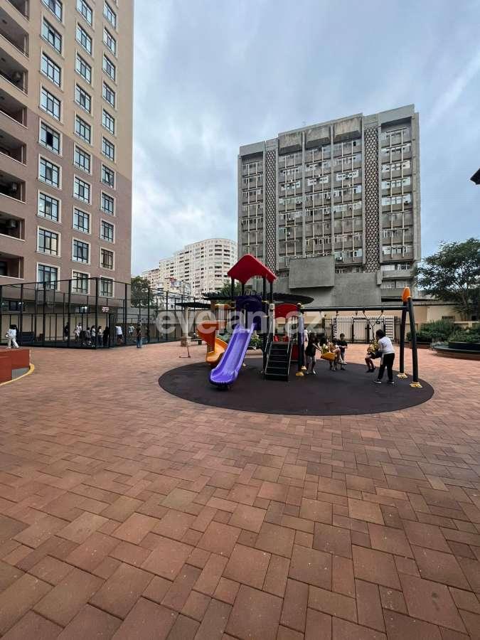 Satılır, yeni tikili, 2 otaqlı, 66 m², Bakı, Binəqədi r, 8-ci mikrorayon q, Azadlıq prospekti m.