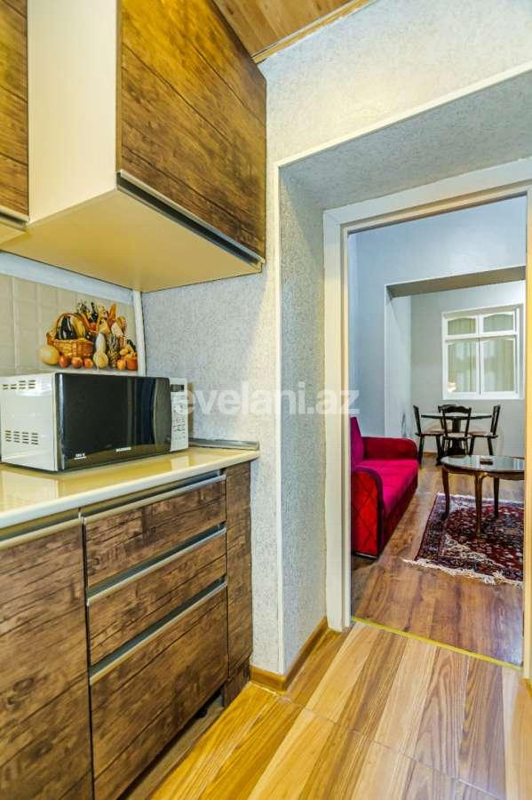 Kirayə verilir, köhnə tikili, 2 otaqlı, 60 m², Bakı, Səbail r, Sahil m.