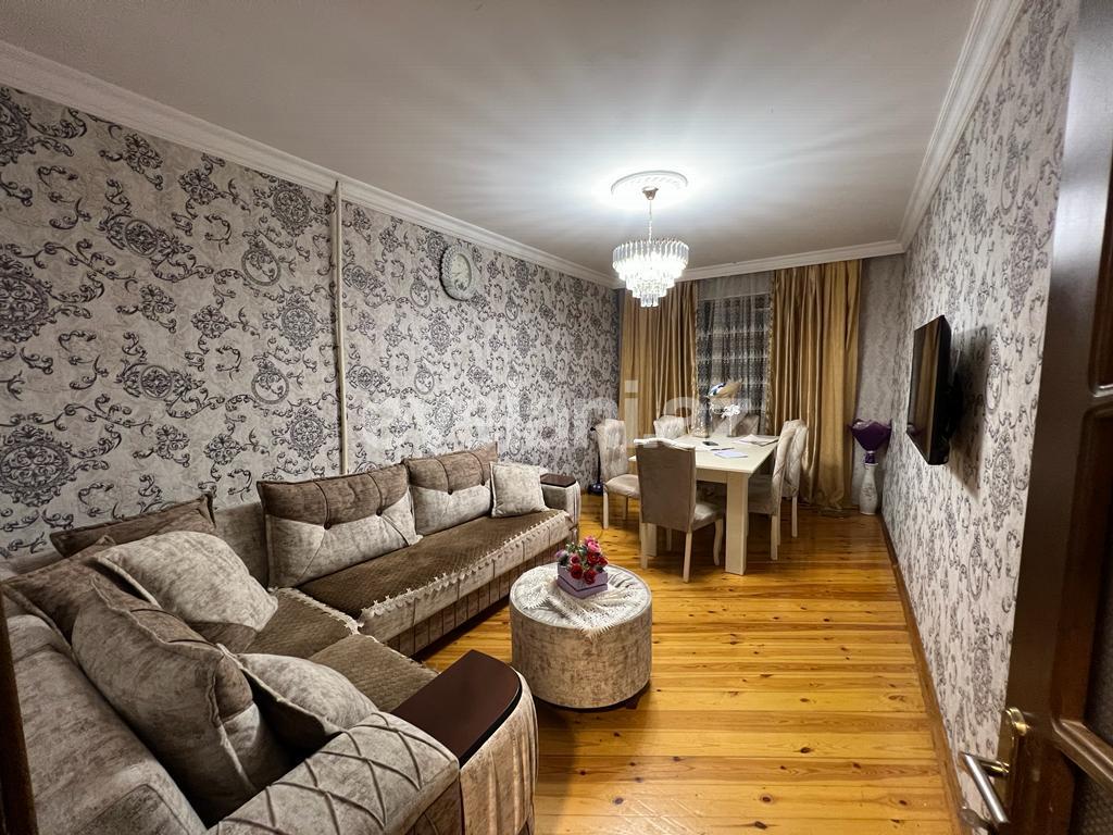 Satılır, köhnə tikili, 3 otaqlı, 70 m², Bakı, Suraxanı r, Yeni Günəşli q, Xalqlar Dostluğu m.