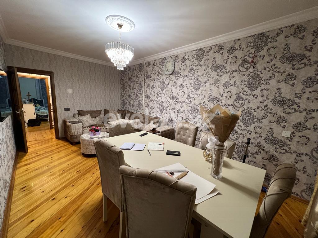 Satılır, köhnə tikili, 3 otaqlı, 70 m², Bakı, Suraxanı r, Yeni Günəşli q, Xalqlar Dostluğu m.