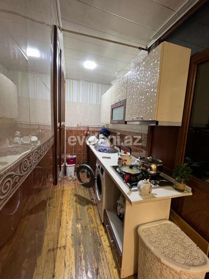 Satılır, köhnə tikili, 3 otaqlı, 70 m², Bakı, Suraxanı r, Yeni Günəşli q, Xalqlar Dostluğu m.