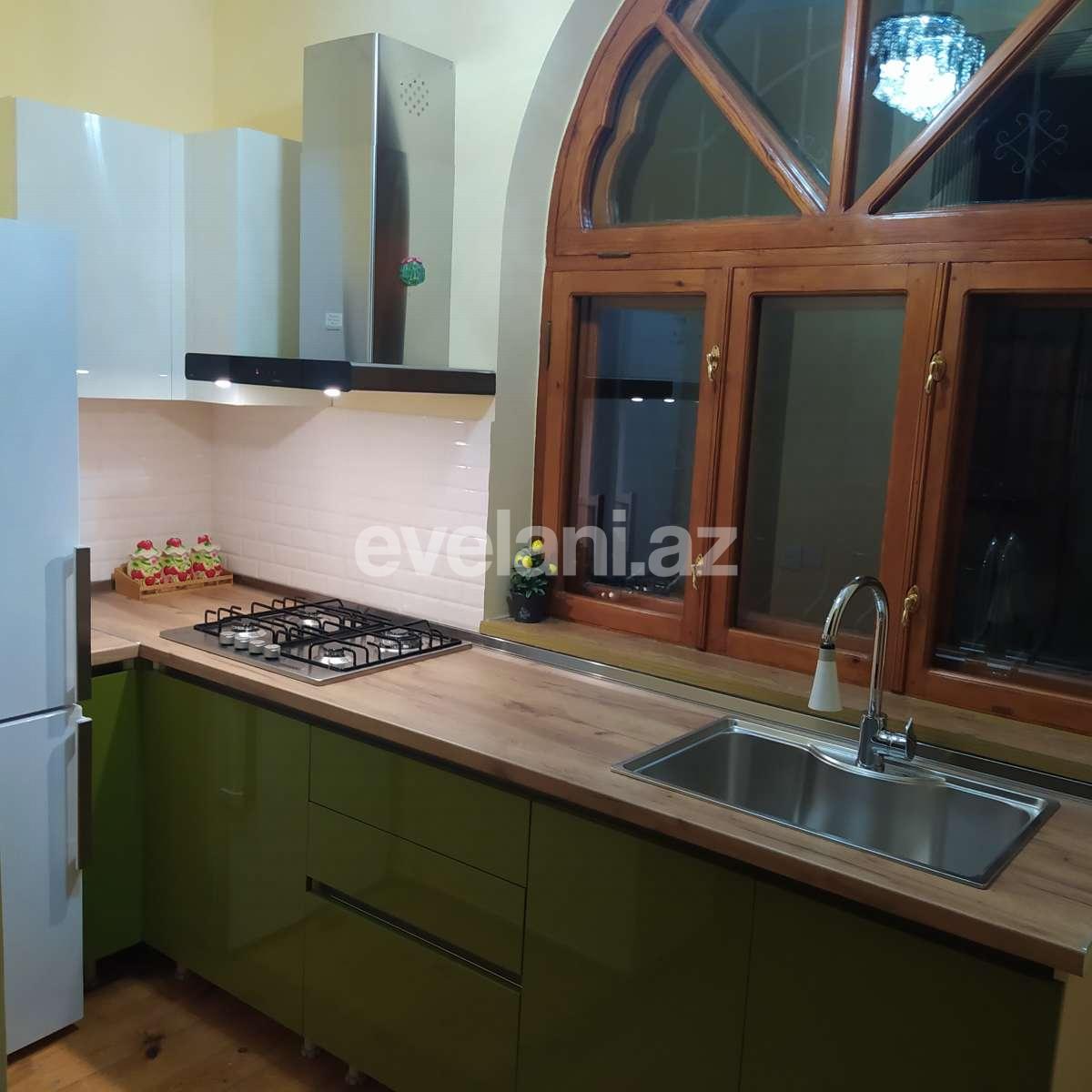 Satılır, həyət evi / bağ, 6 otaqlı, 250 m², Bakı, Binəqədi r, M. Rəsulzadə q, Azadlıq prospekti m.