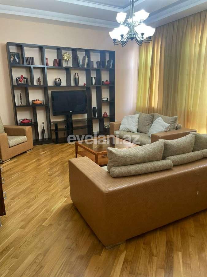 Rent, old building, 4 room, 135 m², Baku, Sabail r, Icheri Sheher m.