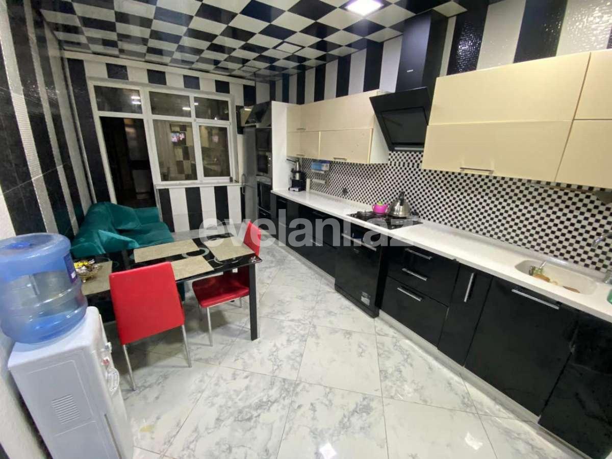 Satılır, köhnə tikili, 3 otaqlı, 110 m², Bakı, Nəsimi r, 2-ci mikrorayon q, Memar Əcəmi m.