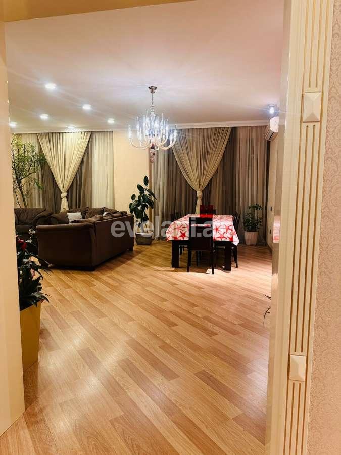 Satılır, yeni tikili, 3 otaqlı, 200 m², Bakı, Yasamal r, Elmlər Akademiyası m.