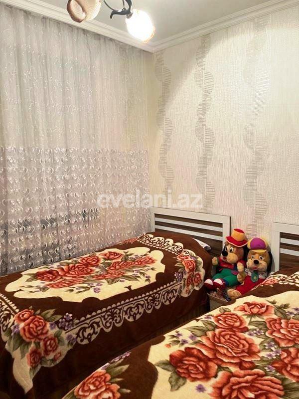 Satılır, köhnə tikili, 3 otaqlı, 55 m², Bakı, Suraxanı r, Yeni Günəşli q, Xalqlar Dostluğu m.