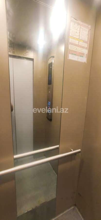 Satılır, köhnə tikili, 2 otaqlı, 45 m², Bakı, Nizami r, Xalqlar Dostluğu m.