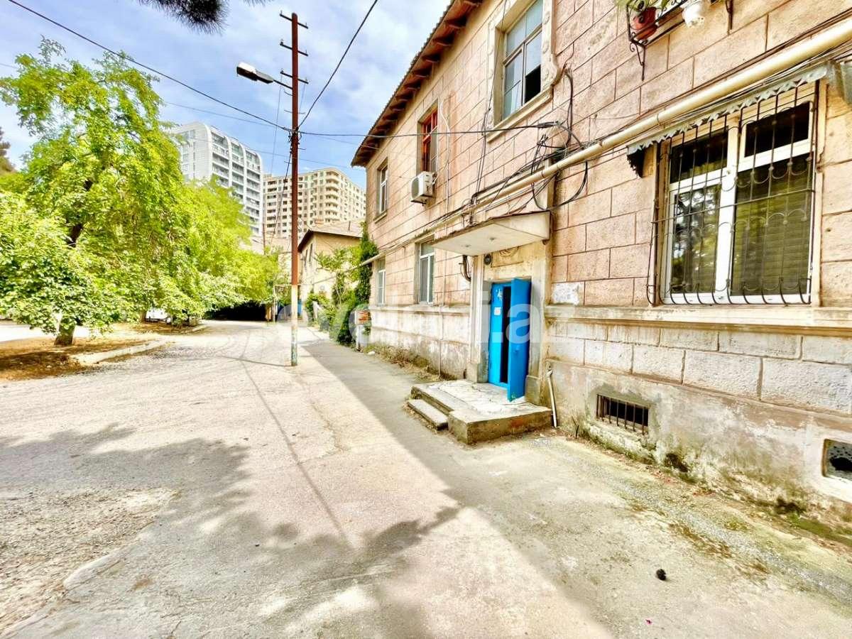 Satılır, köhnə tikili, 2 otaqlı, 55 m², Bakı, Nizami r, Qara Qarayev m.