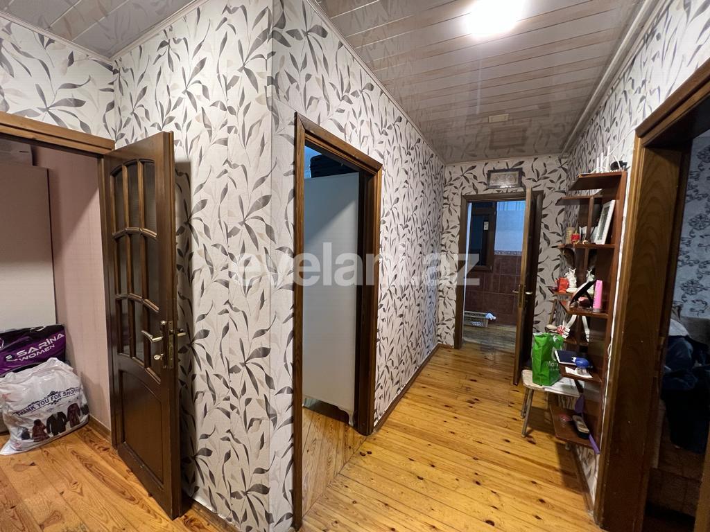 Satılır, köhnə tikili, 3 otaqlı, 70 m², Bakı, Suraxanı r, Yeni Günəşli q, Xalqlar Dostluğu m.