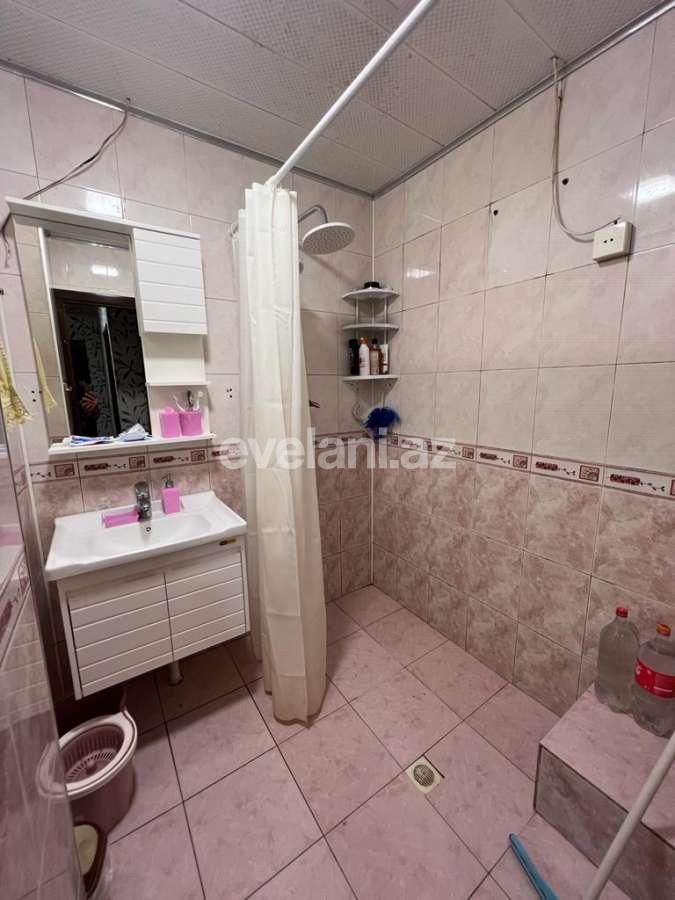 Satılır, köhnə tikili, 3 otaqlı, 70 m², Bakı, Suraxanı r, Yeni Günəşli q, Xalqlar Dostluğu m.